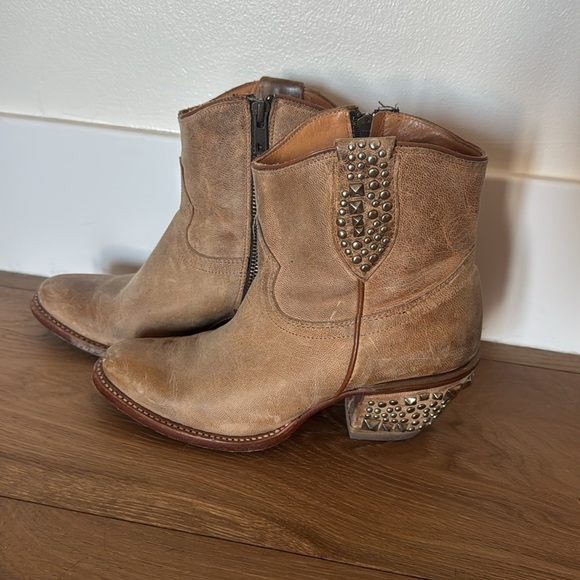 Lucchese Janis 1883 Women's 5.5B Brown Distressed Leather Studded Heel Booties - Picture 4 of 4